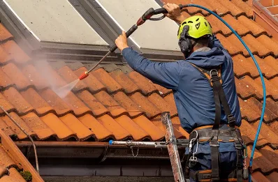 Démoussage et hydrofuge de toiture à Kerlouan